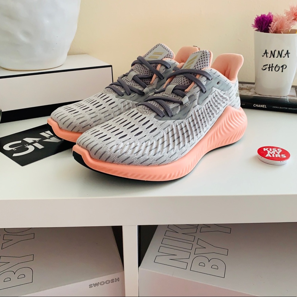 NWT Adidas Alphabounce Running shoes - Picture 3 of 10